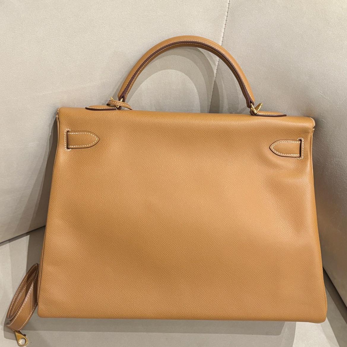 Kelly 40 Gold
