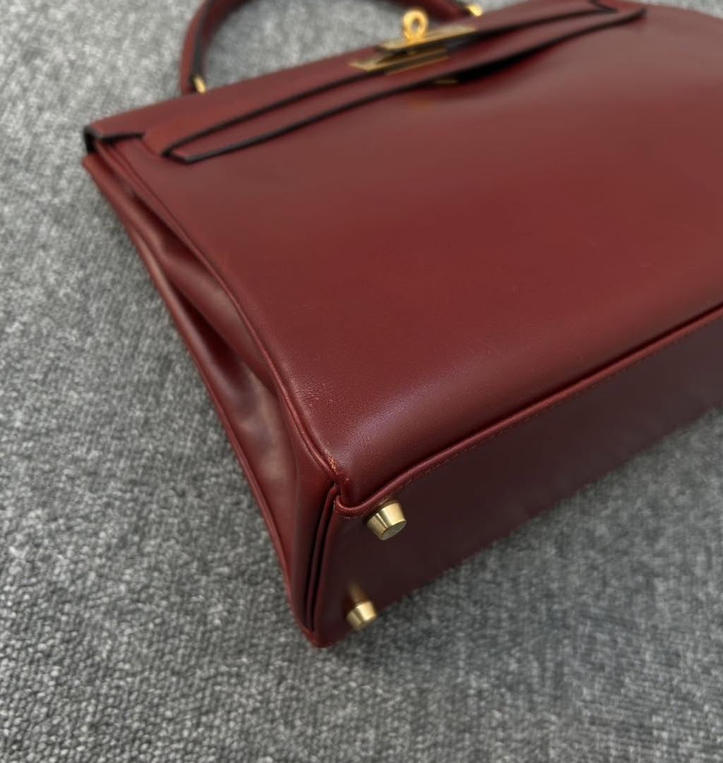 Kelly 32 Rouge