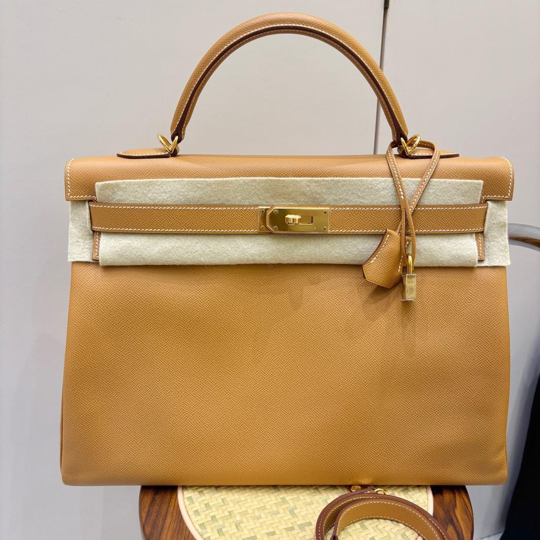 Kelly 40 Gold